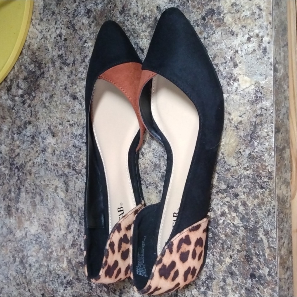 2 FOR $15 BUNDLE SALE! New flat shoes, animal print - Picture 2 of 5